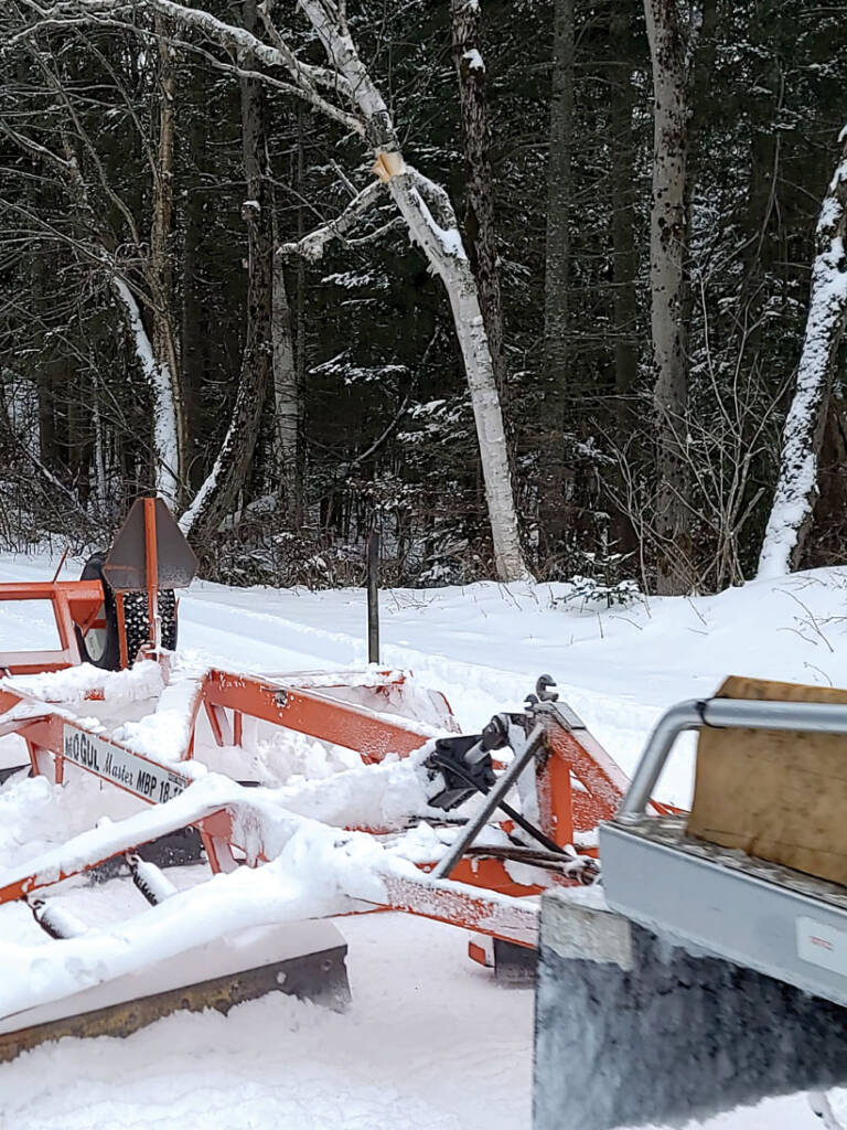 Snow grooming trailer